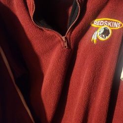 WASHINGTON REDSKINS PULLOVER FLEESE. SIZE LARGE