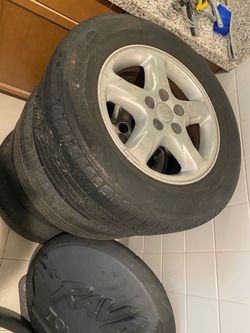 RAV4 four tires four rims and new parts covers mudflap offer for 300$$