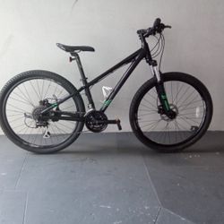 BICYCLE GIANT 24 SPEED SIZE 27,5 BRAND NEW 