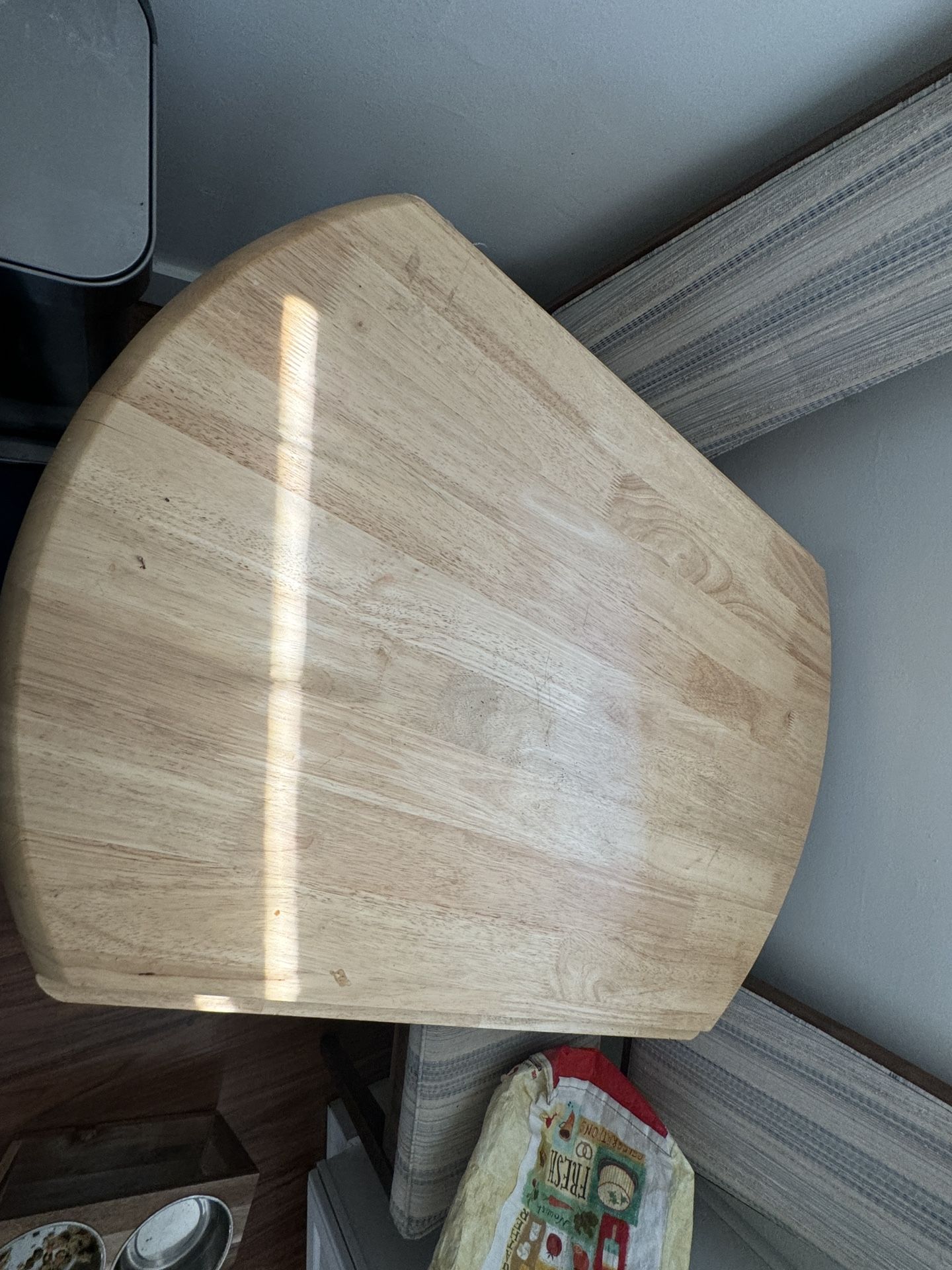 Round Collapsible Breakfast Table