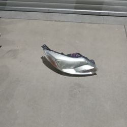 12 To 14 Headlight Ford Focus Passenger