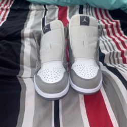 Air Jordan 1s Size 2.5