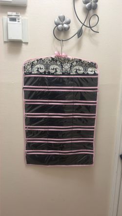 Jewelry storage pouch
