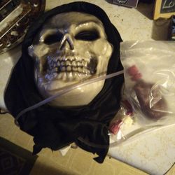 Halloween Mask With Blood Pump