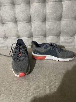 Nike Air Max Youth Size 6 Sneakers - Excellent Condition