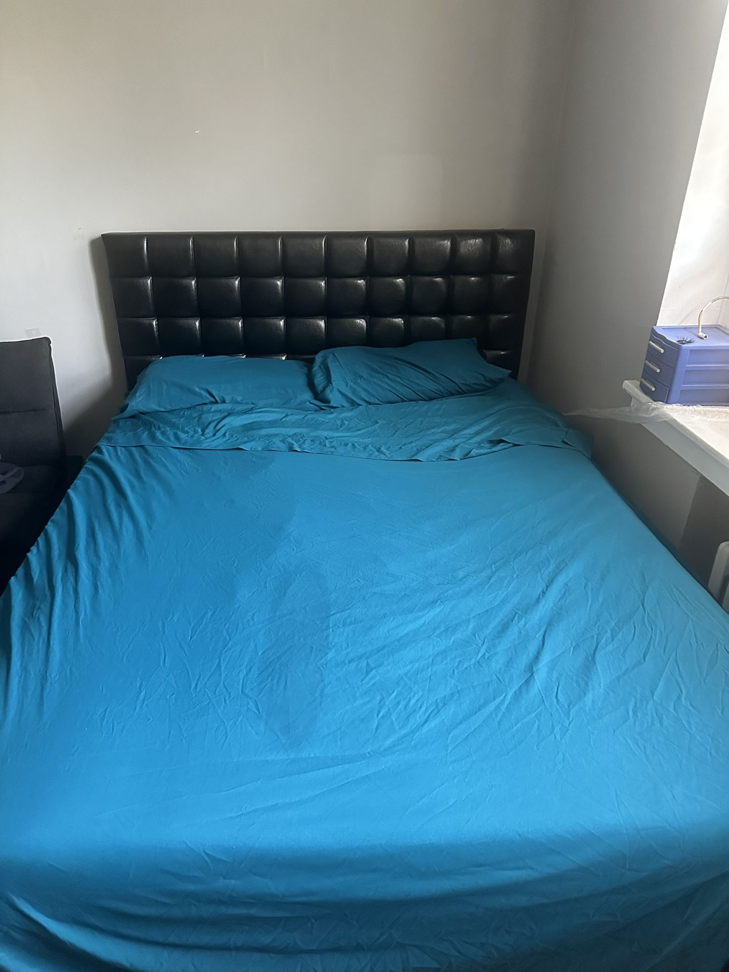 Queen Size Mattress With Frame And Headboard