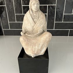 1983 AUSTIN PRODUCTIONS “ Madre Tierra” NATIVE American Sculpture EUC
