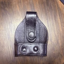 Aker 503 Bikini Handcuff Case Black Plain Leather RARE With Belt Clip