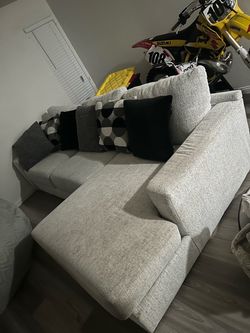 Sectional Couch Almost New 123"W x 67"D x 38"H