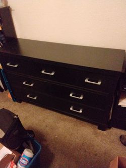 Dresser with 7 drawers