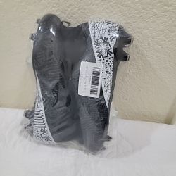 Men's & Boys' Soccer Cleats NEW

All sizes 1 6 8 9.5 10 11.5

12.5.       $25 