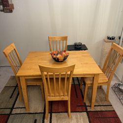 Dining Room Table And 4 Chairs 