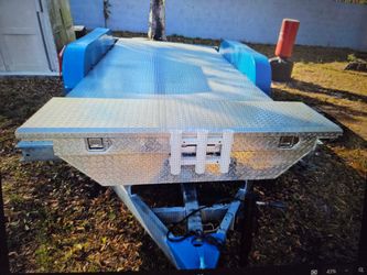 2016 triple axle trailer just like new condition