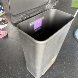 Trash Can 