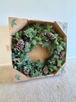Christmas Wreath with Pine Cones
