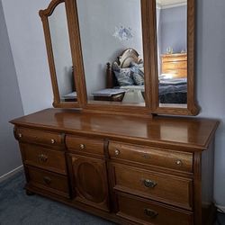 6 Piece Lexington Solid Wood Bedroom Set