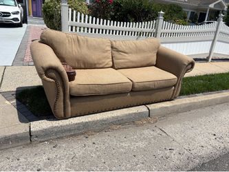 CURB ALERT - FREE ON CENTRAL AVE