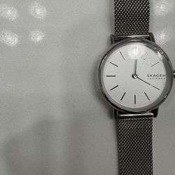 Skagen Watch - Minimal Silver Mesh - Great Condition