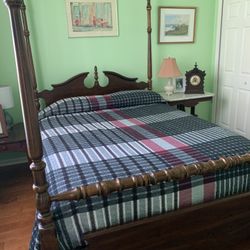 Vintage 4 Post Queen Bed
