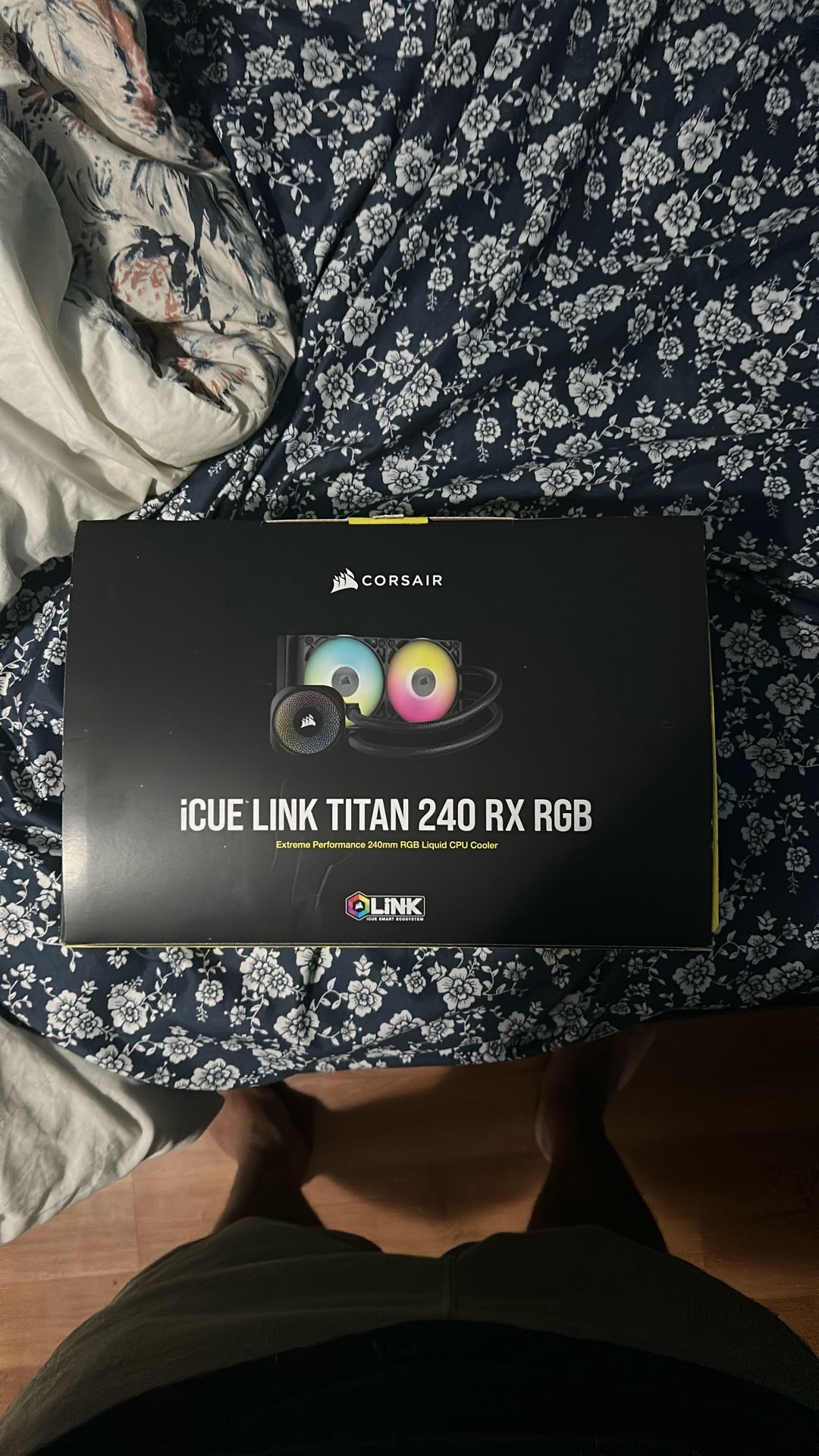 iCUE Link Titan 240 AIO water cooler