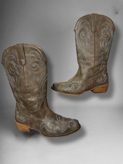 Brown Cowgirl Boots Size 8.5 With Teal Embroidery