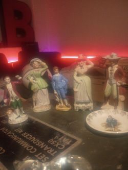 Ceramic figurines
