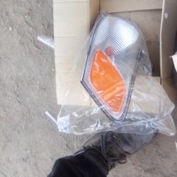 I Will In The Headlights In The Long One Is For A Honda Accord Not So Sure What Year And The Other Ones For A Toyota But I Want$ 20 For Both Of Them