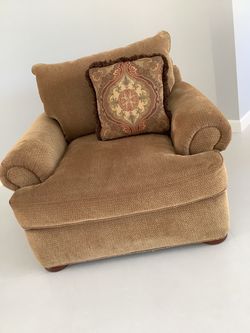 Thomasville Oversize Chair - Like New!