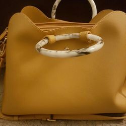 Hand bag