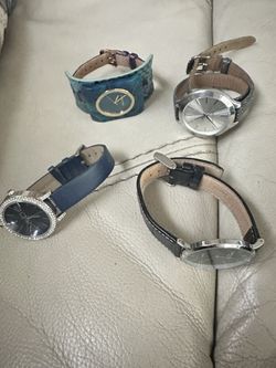 4 Women's Watches (no Battery)