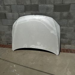2011-2018 Vw jetta hood oem original  no dents or scratches