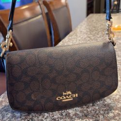 Bolsa coach Original Cómo Nueva .!!$130 FIRM PRICE