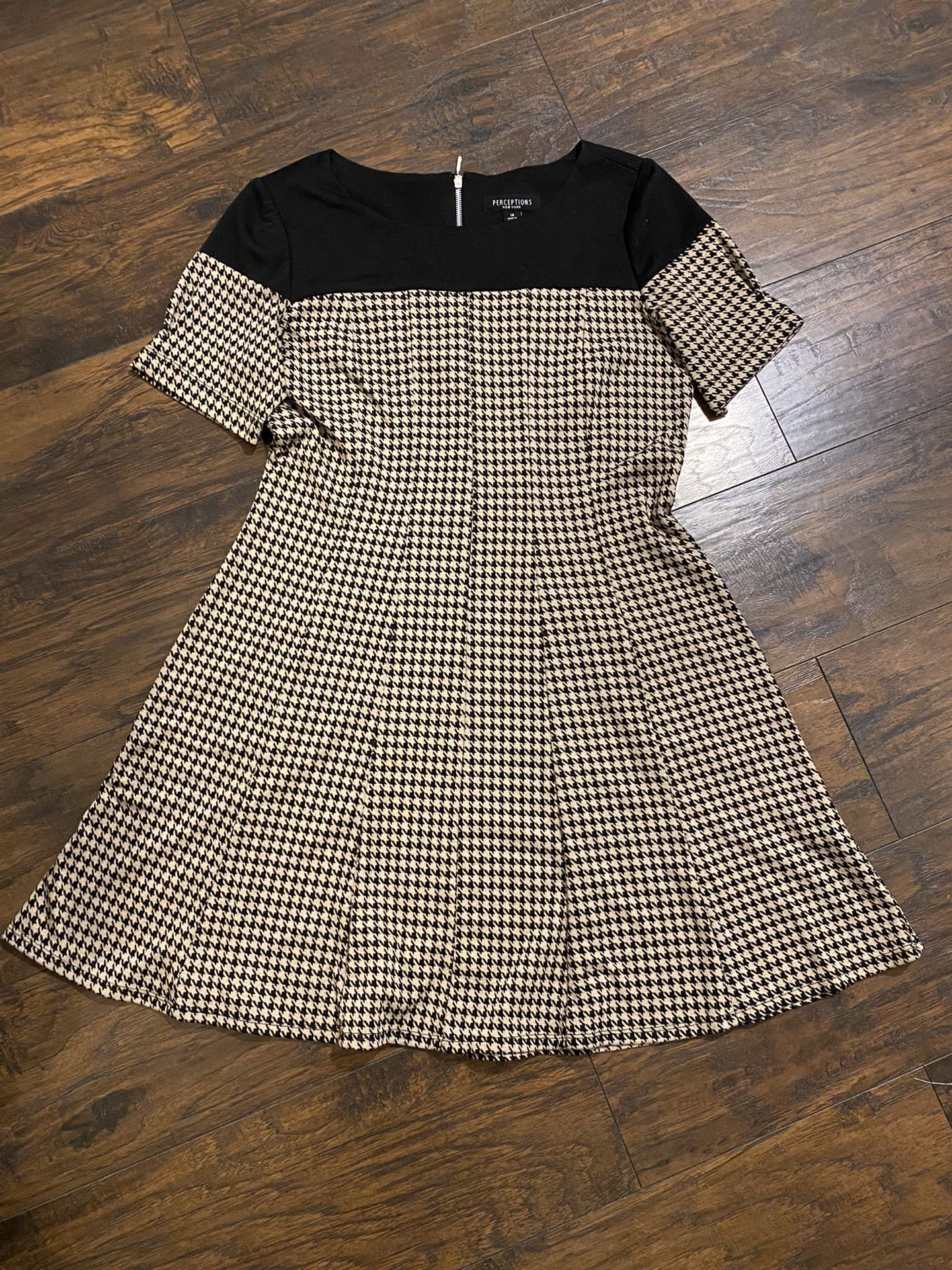 Perceptions New York tan and black hounds tooth knit dress size 14