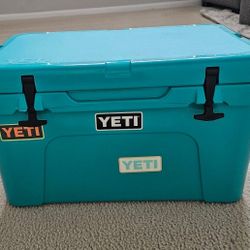 Yeti Tundra  45 Cooler Rare Color Aquifier Blue.