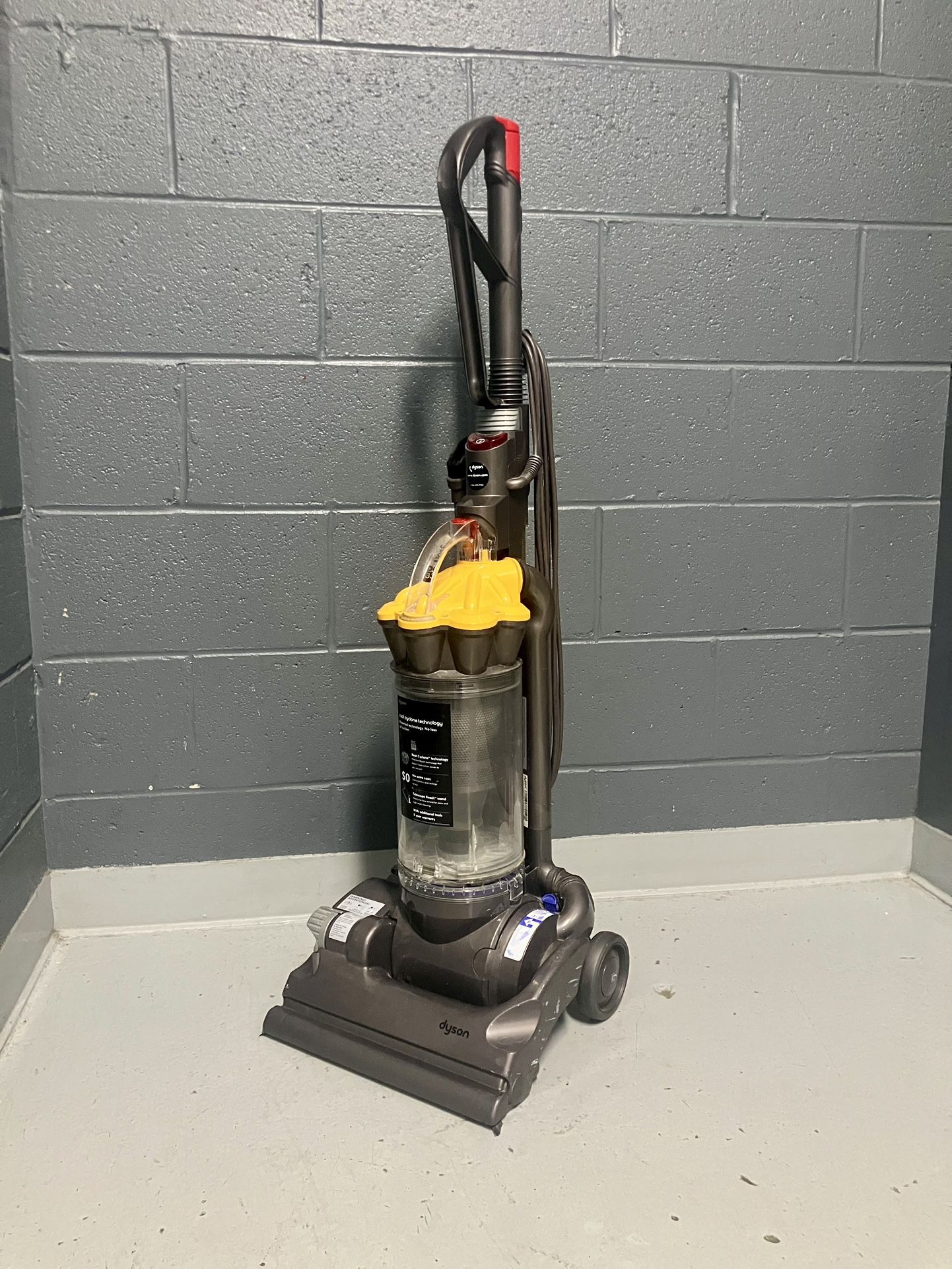 Dyson Bagless Upright Vacuum With Tools - Works Perfectly