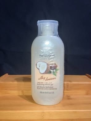 Silky Douceur Creamy Coconut hydrating shower gel