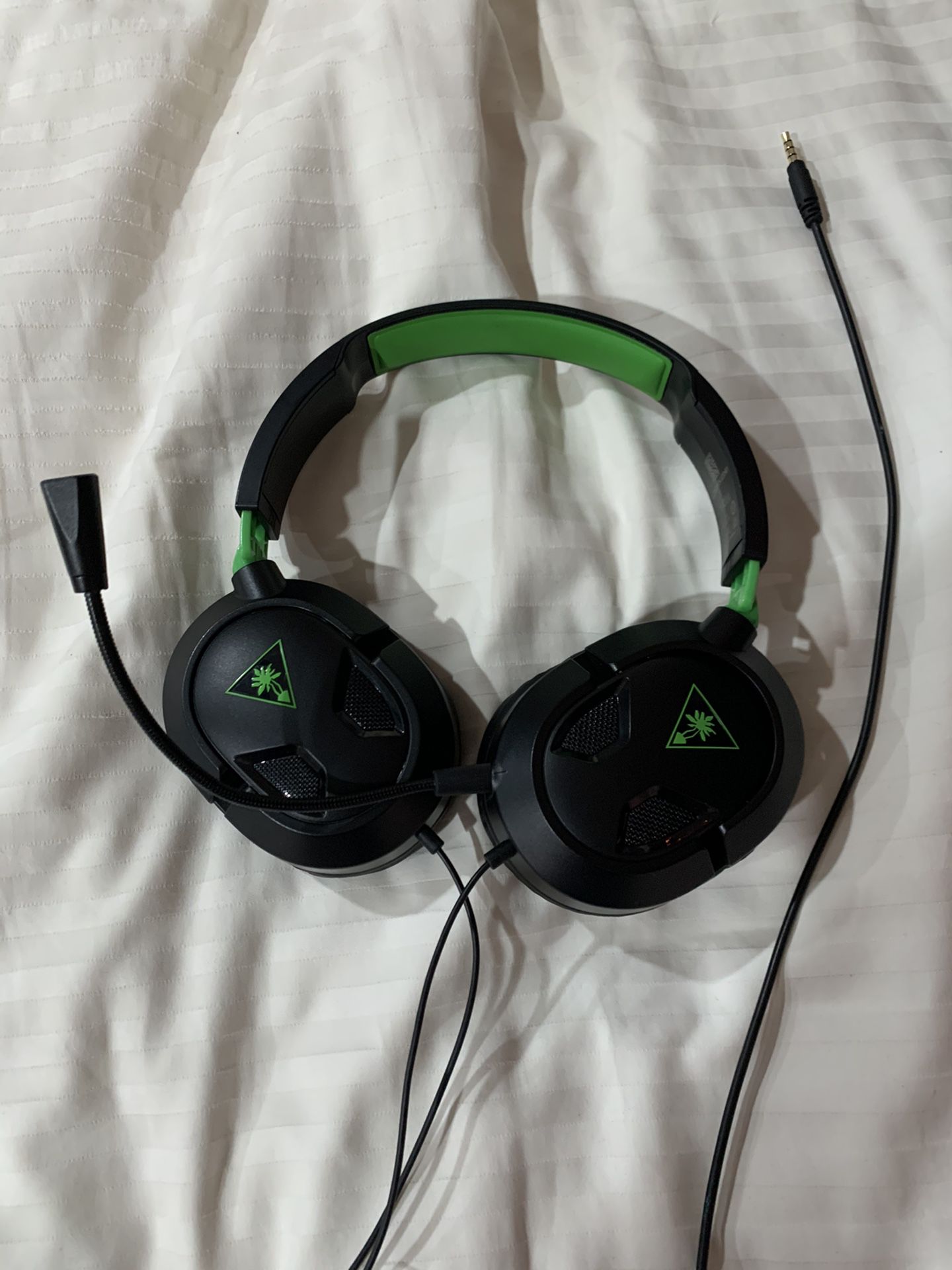 Xbox one turtle beach headset. Works for ps4