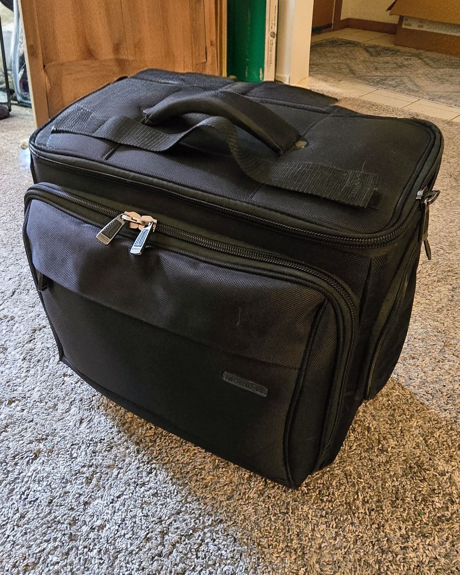 Rolling Laptop / Mobile Office Bag – Lots of Storage