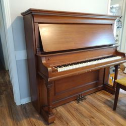 Piano, Upright Hobart M Cable Co