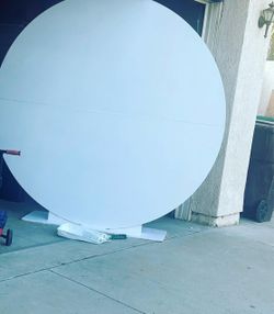 round backdrop