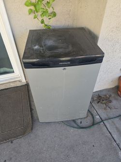 Frigidaire refrigerator