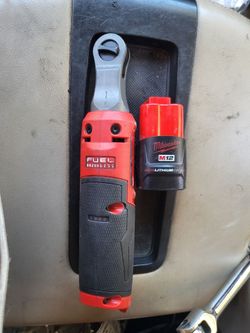 Milwaukee 2566-20 M12 FUEL 1/4” High Speed Ratchet w/ 2ah Battery