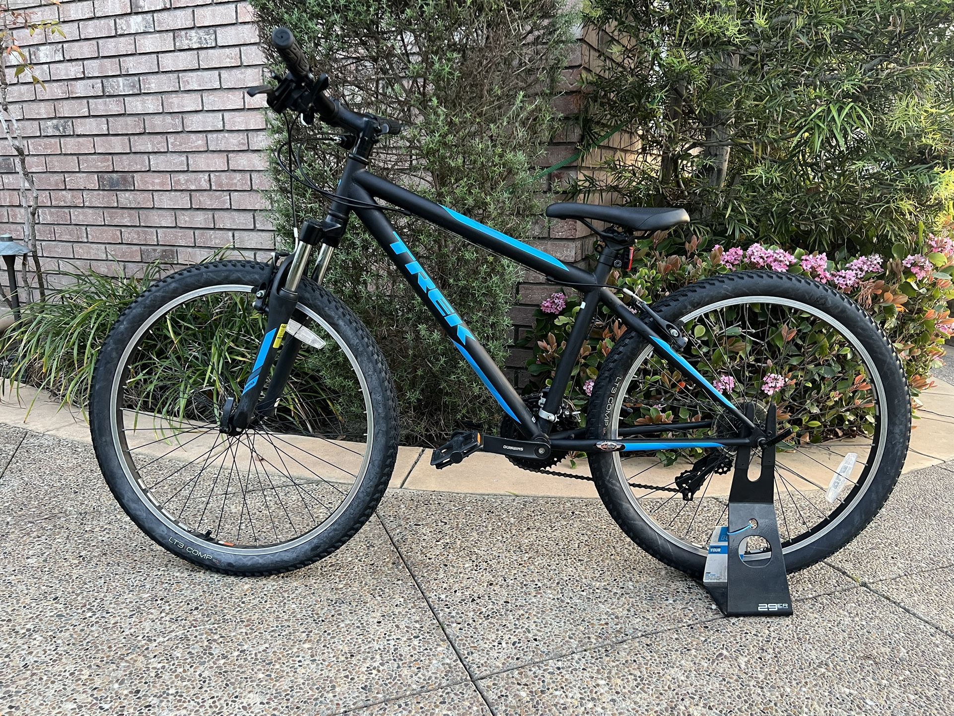 Trek 820 Mountain Bike