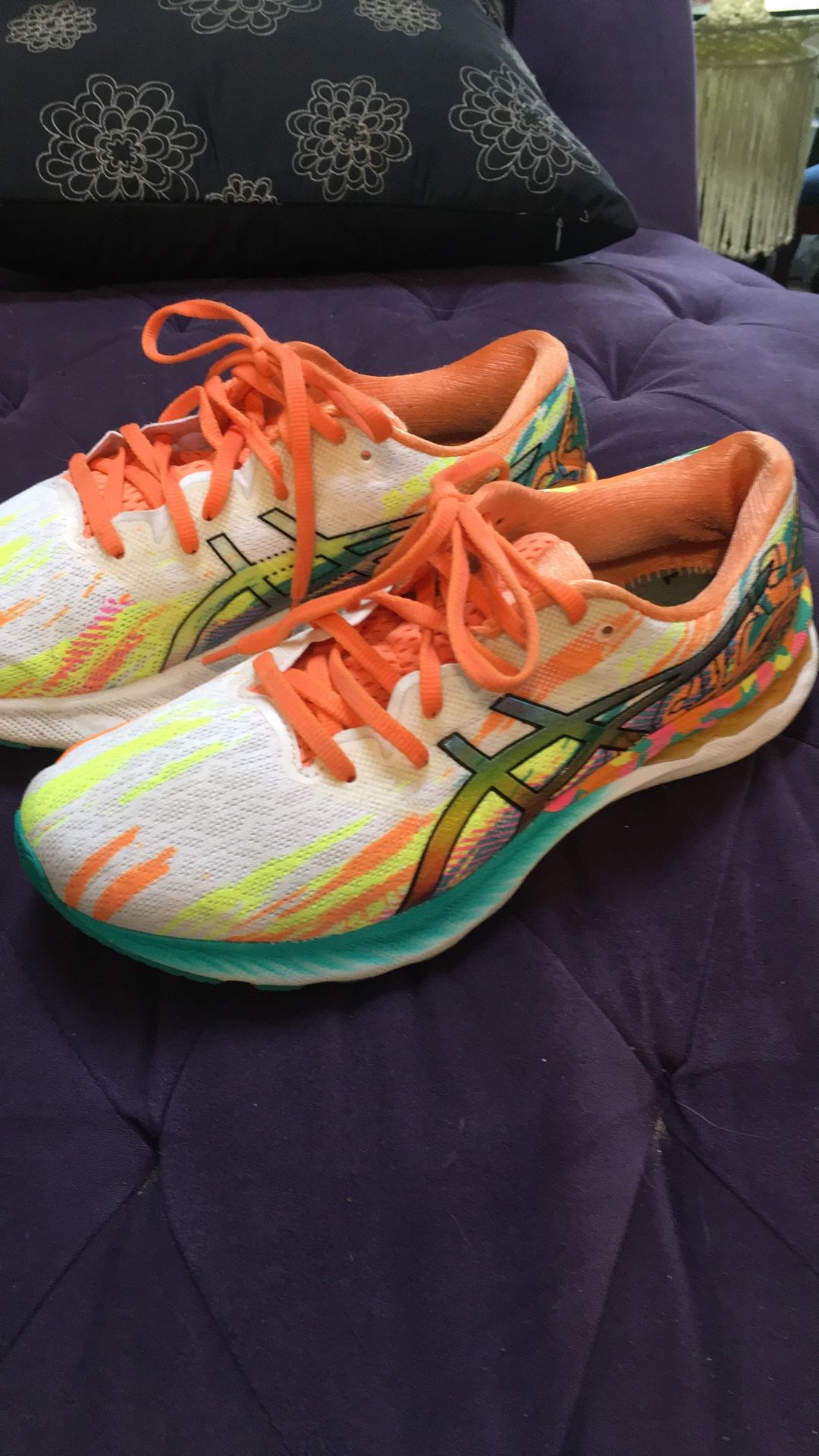 Ladies Shoes ASICS. Size 9