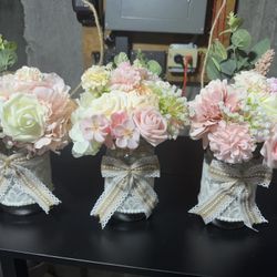 🌸 Handmade Faux Floral Arrangement – Perfect for Gifts or Decor! 🌸 