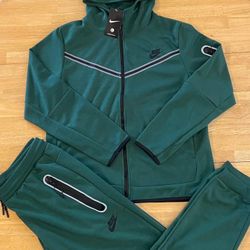 To all fathers I’m having a Father’s Day sale starting today all Nike sweatsuits sizes (s,m,l,xl,2x,3x) are $50 and all Cartier frames are $50 and Nik