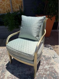 Made by Heirloom beautiful club  chair