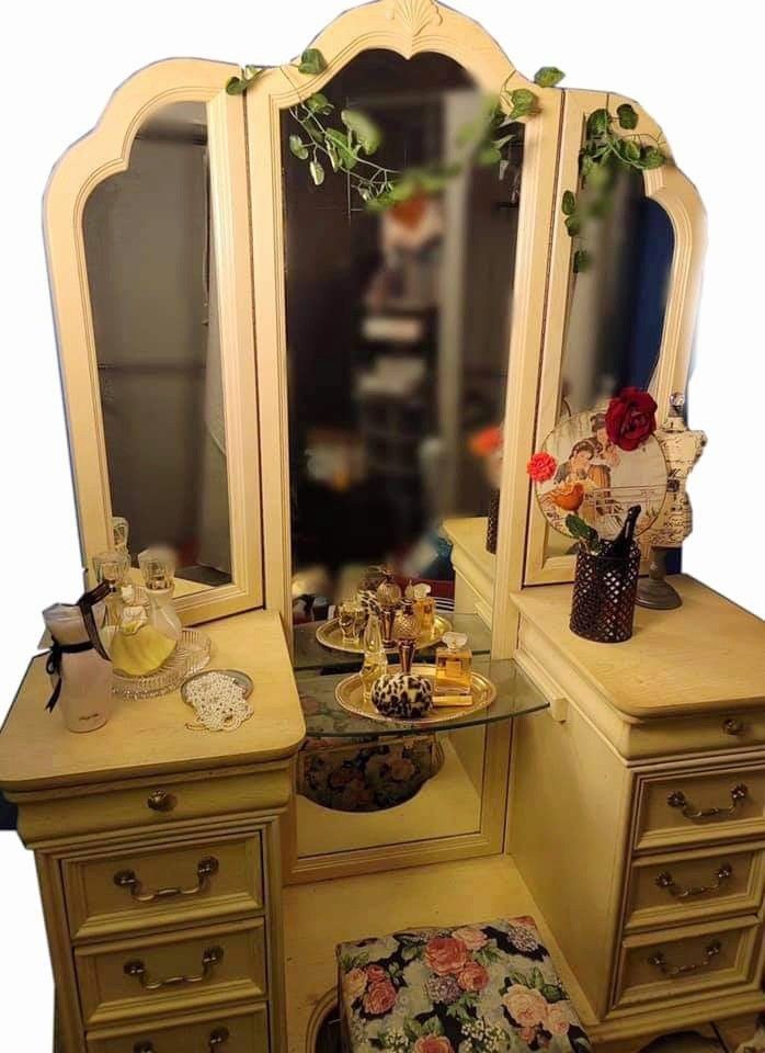 Antique Furniture Set