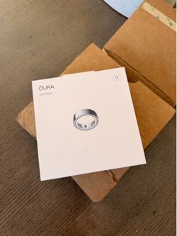 *New* Oura Ring 4 (Silver) size 9
