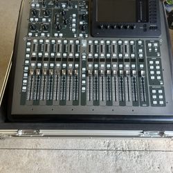 Behringer X32 Compact 32 Chanel